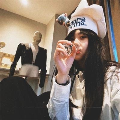 被迫联姻谢先生他笑成翘嘴了